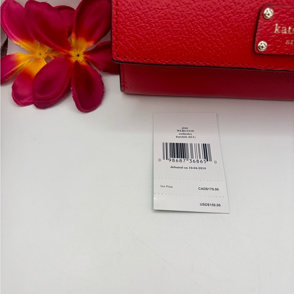 Kate Spade Leather Jean Wellesley Large Wallet WLRU5119 Hotchili NWT
MSRP $159 - Picture 4 of 7